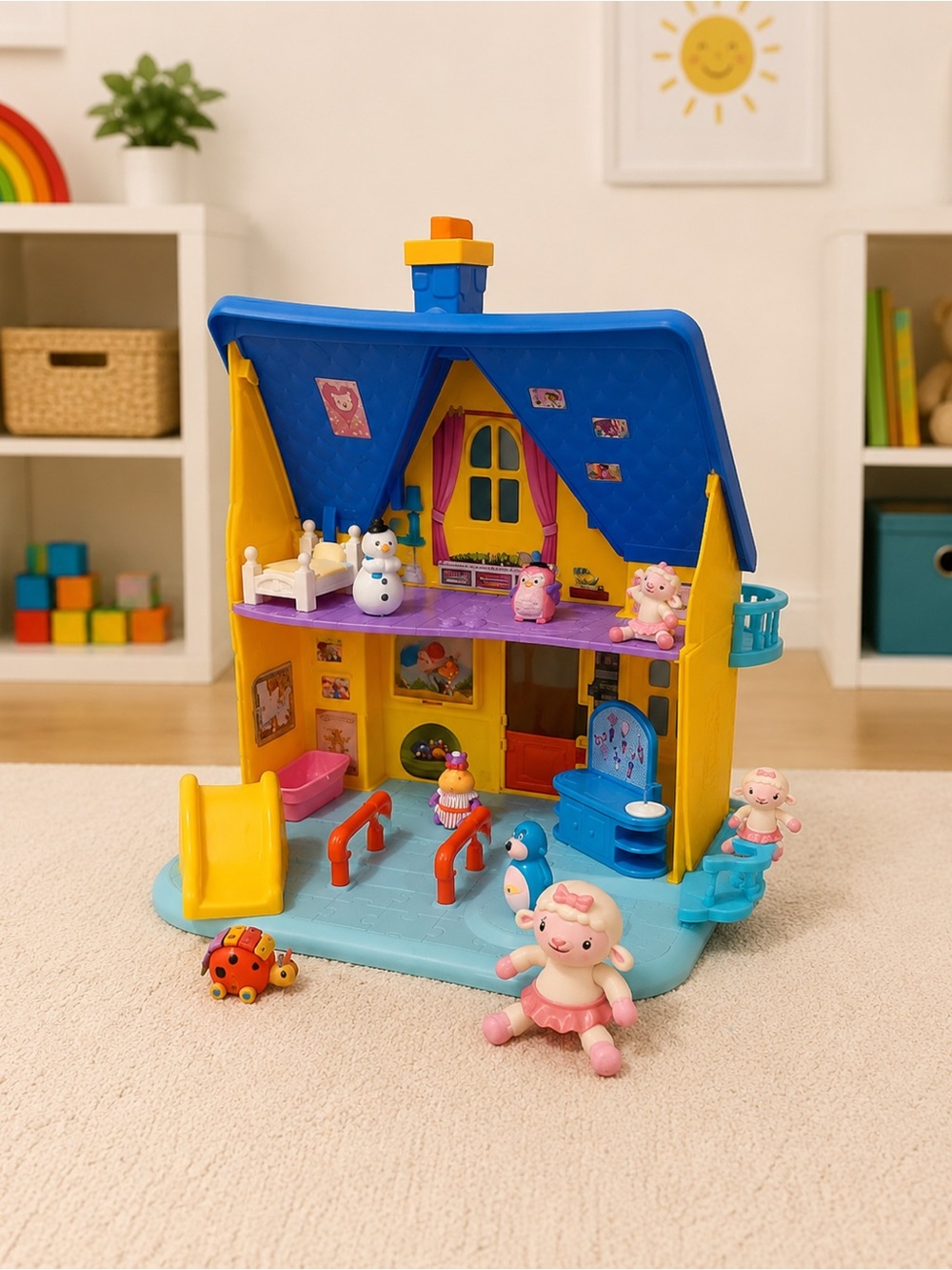 Disney Junior Doc McStuffins Clinic Playhouse Dollhouse Veterinarian RARE HTF